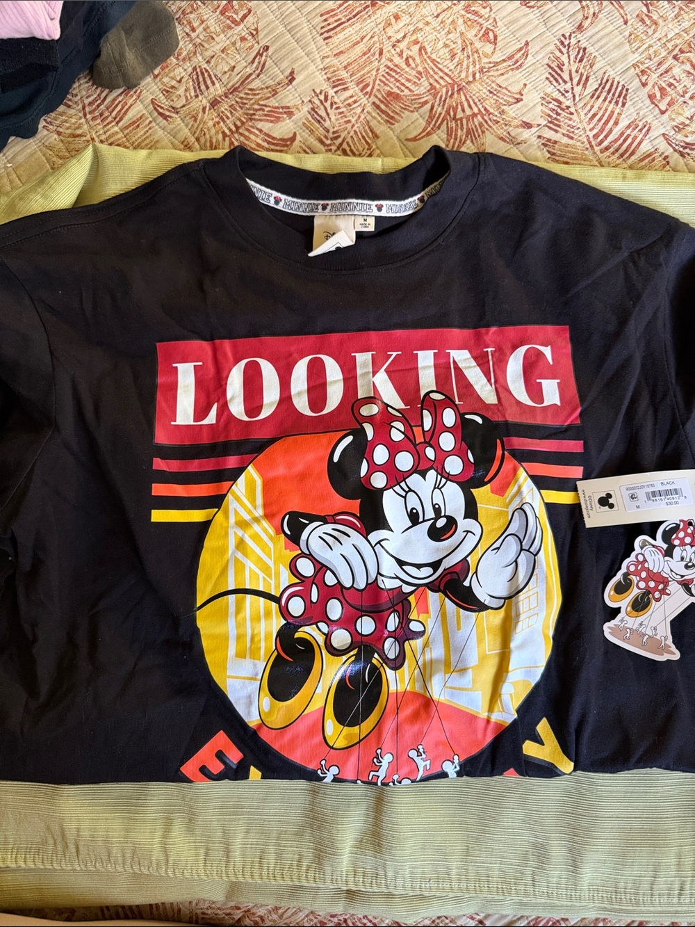 NWT Disney Macy’s Parade Black Tee with Minnie Mouse Balloon Graphic